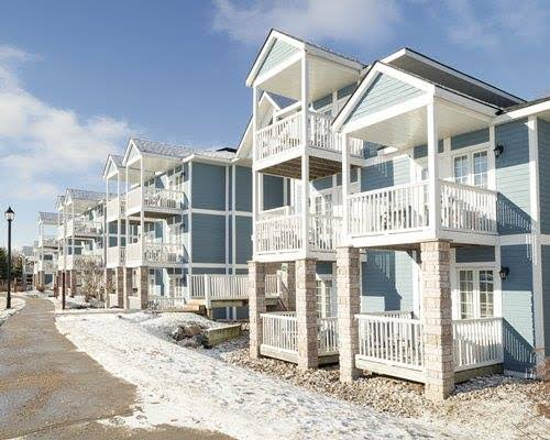 Carriage Hills timeshare resort exterior, Ontario Canada